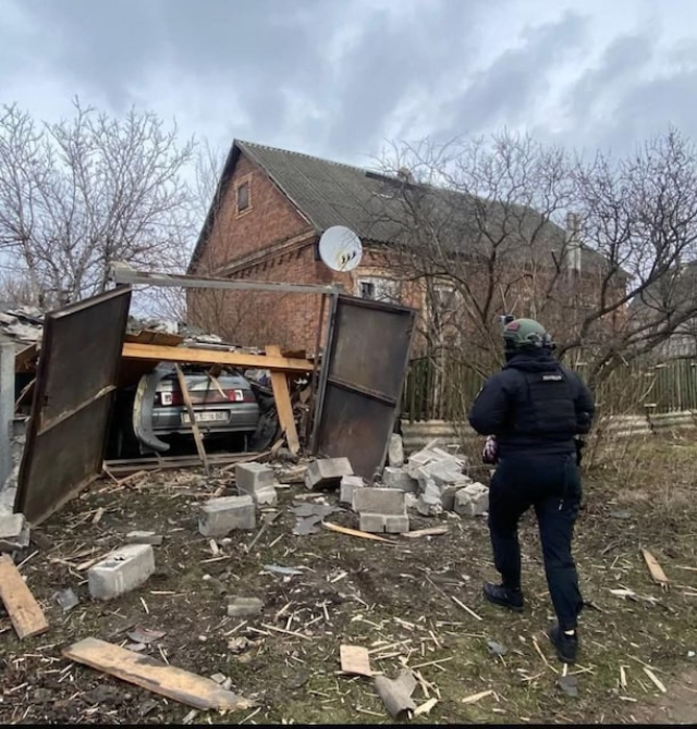 Под вражеский огонь попали жилые дома, сельхозтехника, автомобили, ЛЭП