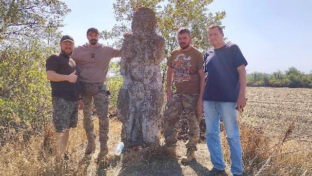 Из Донбасса в Днепр волонтеры привезли на хранение каменную статую