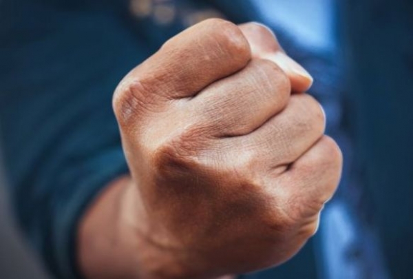 Житель Северска избил знакомого до смерти и сбежал