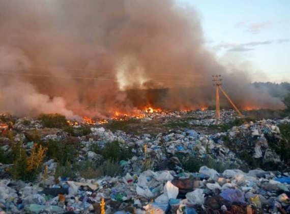 Горящую свалку возле Бахмута тушили 10 часов