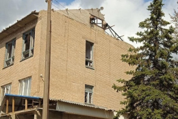 Константиновка сутки была под обстрелами - повреждены дома, газопровод и ЛЭП, есть погибший