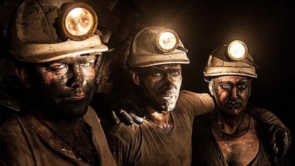 На шахте им. Засядько начались массовые увольнения