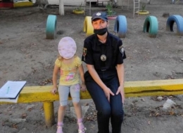 4-летнюю девочку родные «забыли» в детском саду