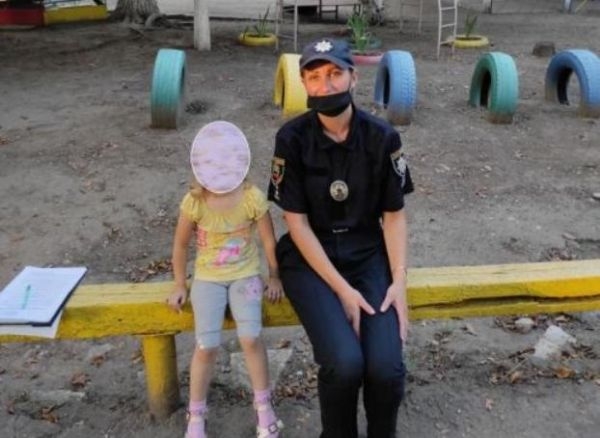 4-летнюю девочку родные «забыли» в детском саду