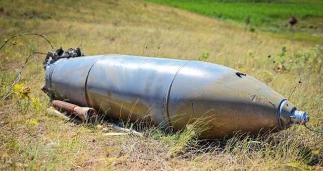 Возле села Раздольное в поле нашли неразорвавшуюся бомбу ФАБ-500