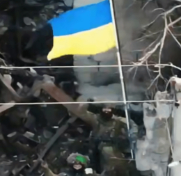 Десантники ВСУ в Кучеровом Яре подняли украинский флаг