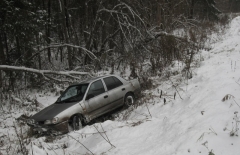 В ОРДО легковушка слетела в кювет