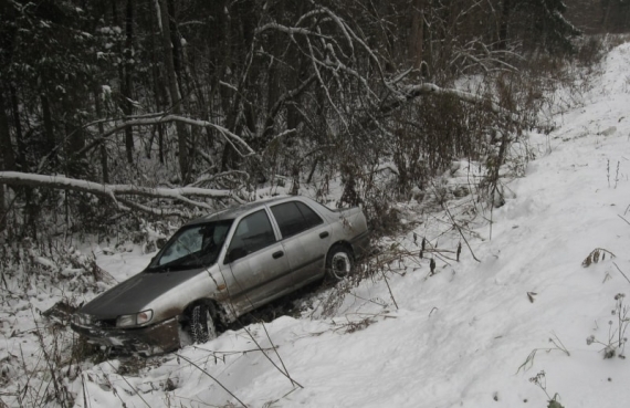 В ОРДО легковушка слетела в кювет