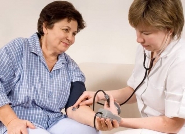 Женщины живут дольше мужчин: правда или ложь