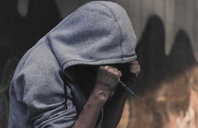 Зависимость от налбуфина: основные причины, симптомы и признаки