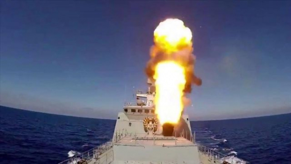 В сторону Мариуполя с моря выпущены российские ракеты