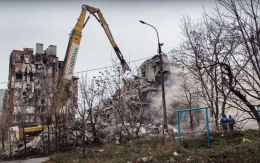 Российские оккупанты уничтожают исторические здания Мариуполя