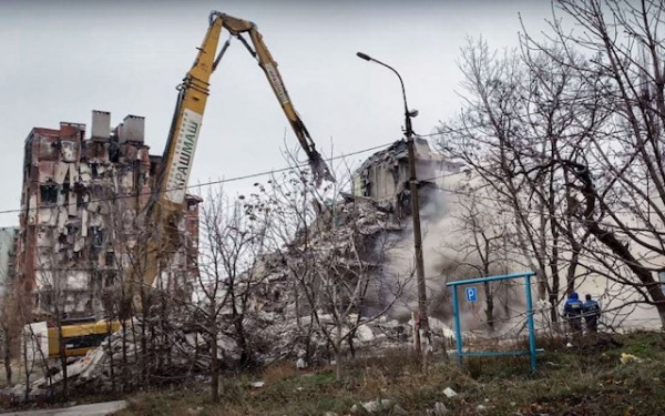 Российские оккупанты уничтожают исторические здания Мариуполя