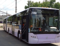 Кондуктор в Донецке выгнала из троллейбуса вооруженных боевиков за безбилетный проезд (видео)