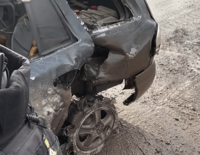 Российские оккупанты ударили по волонтерскому автомобилю