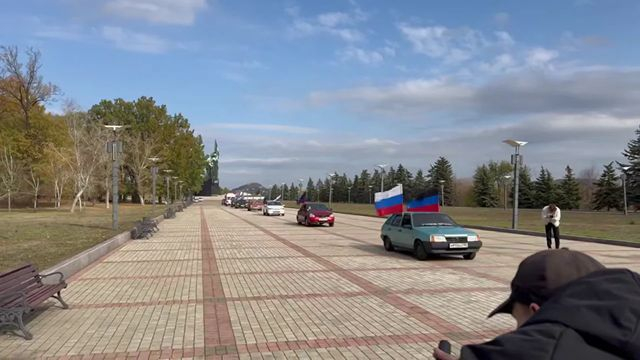 Утонченным издевательством назвали дончане автопробег в честь «дня флага республики»