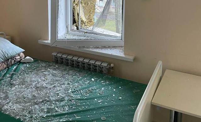 Российские оккупанты обстреляли Кураховскую больницу