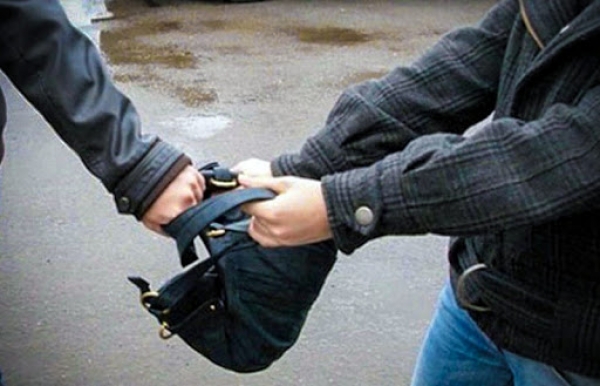 Житель Славянска ограбил пожилого мужчину