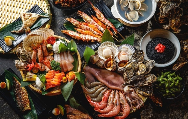 Варіння, смаження, тушкування, запікання: кращі способи приготування різних видів морепродуктів