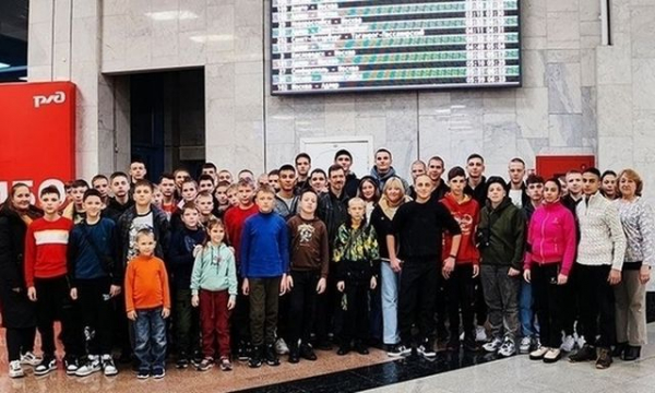 Россияне вывезли из Донецка в Новосибирск 65 детей