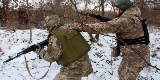 Операторы БПЛА вступили в открытый бой, спасли побратима и взяли в плен россиян