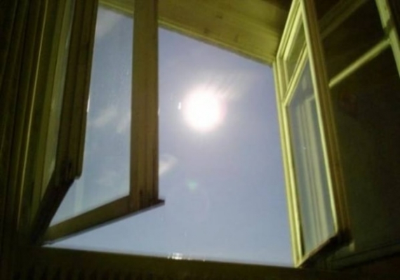 Задержанный выпрыгнул из окна 4 этажа Добропольского отделения полиции