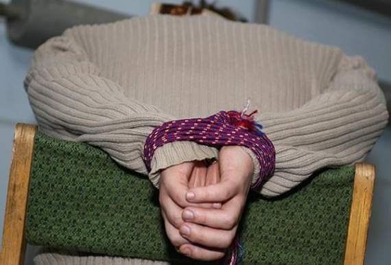 В «ДНР» преступники связали и душили старушку, требуя крупную сумму денег