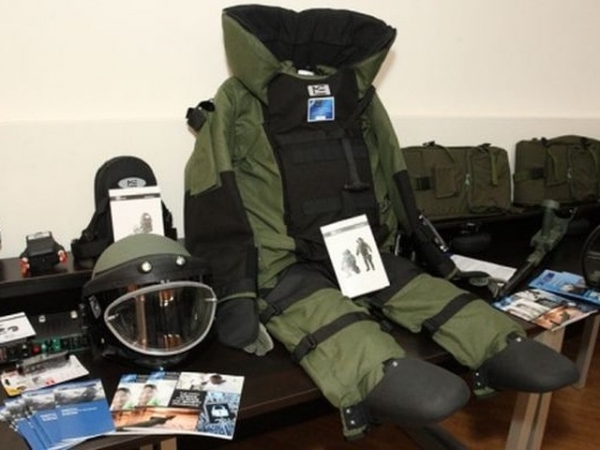 Спасатели получили спецтехнику для разминирования