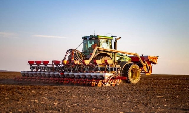 На полях Донетчины завершаются посевные работы