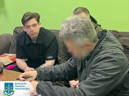 Врач, потребовавший взятку у раненого военного, предстанет перед судом