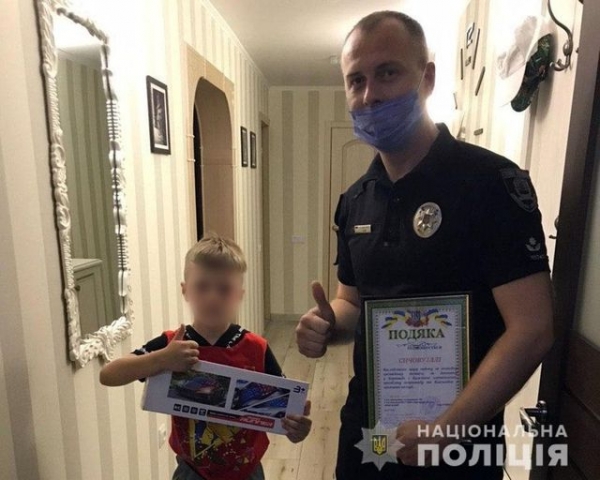 Маленький мальчик помог полицейским задержать преступника