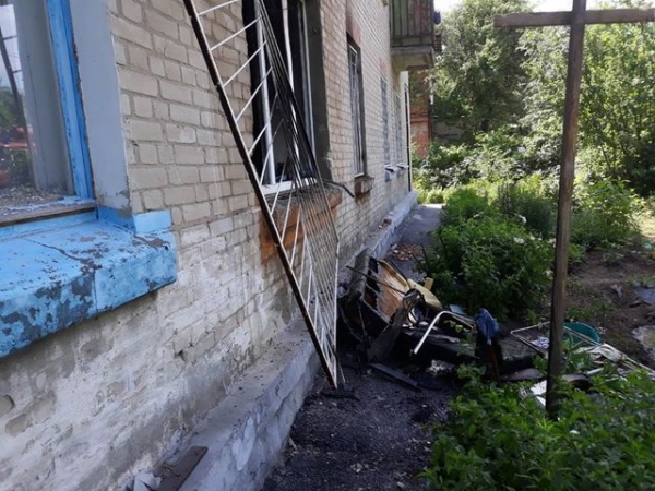 В Соледаре во время пожара в жилом доме спасли 6 человек