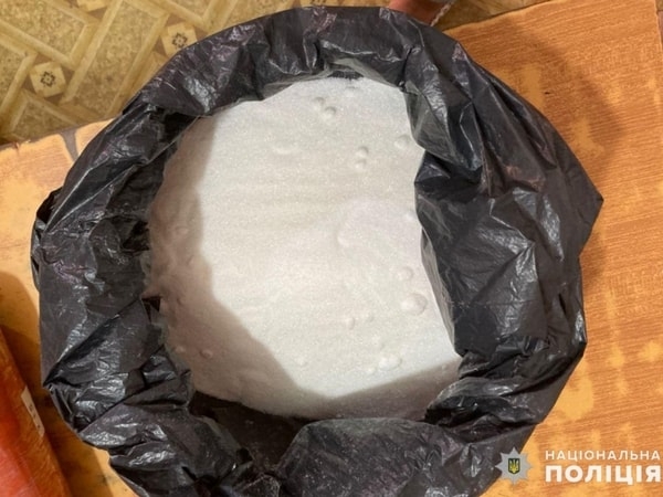 Осужденному в посылке с сахаром передали наркотическое вещество