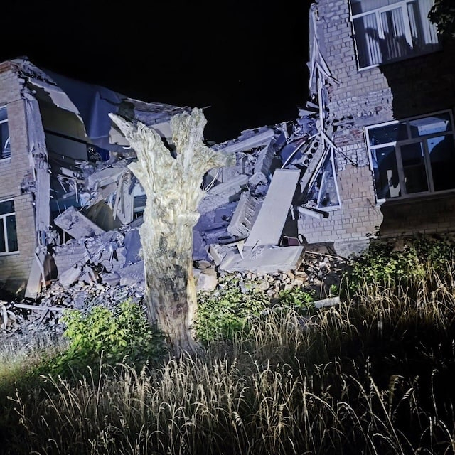 В оккупированной Макеевке внезапно рухнула недавно отремонтированная школа