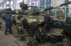 Боевики «ДНР» ремонтируют спецтехнику и артвооружение на местных СТО