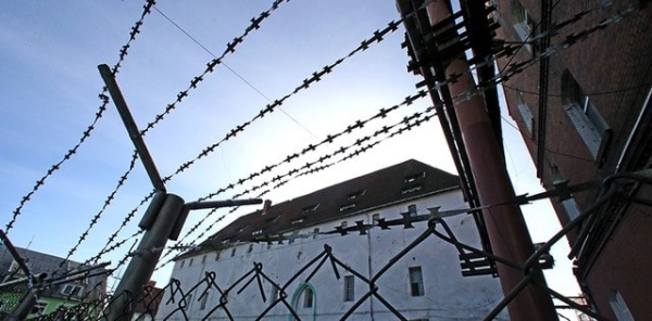 Пенсионер, развращавший маленькую девочку, отправлен в тюрьму