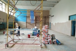 Строительная организация в Бахмуте не отремонтировала учебные заведения в срок