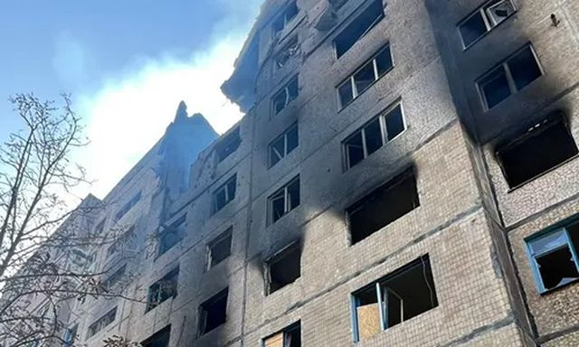 Оккупанты «Смерчем», «ФАБом» и дронами ударили по Константиновке – есть погибшие и раненые