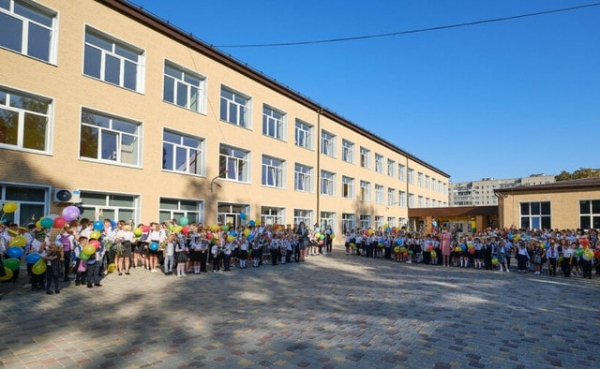 В Авдеевке к новому учебному году отремонтировали школу № 2