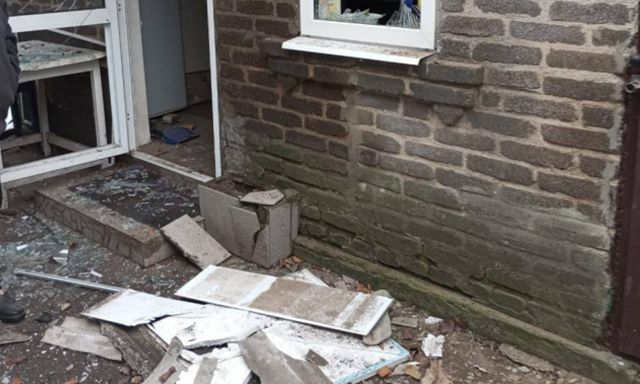 Российские захватчики во время обстрелов ранили двух жителей Донецкой области