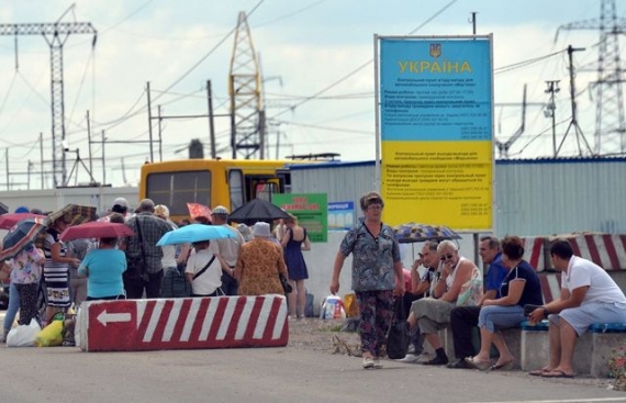 Жители ОРДО заполонили КПВВ