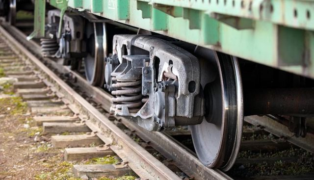 Украинские партизаны мешают оккупантам запустить поезда между Мариуполем и РФ