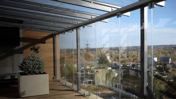 Безрамне остеклення від компанії Maleta