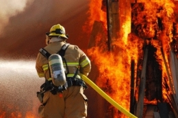 В Горловке в ходе тушения пожара погиб спасатель