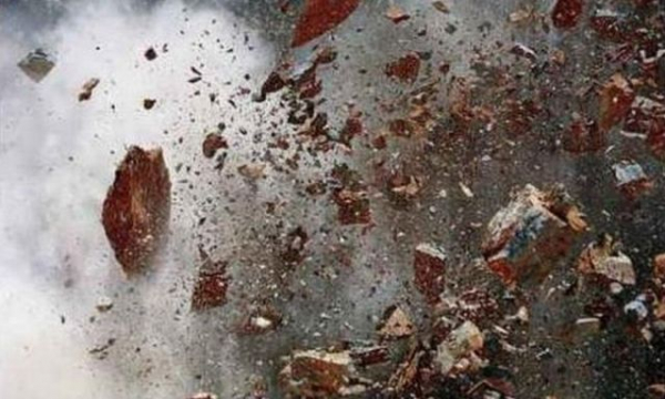 Мужчина погиб, разбирая снаряд, его товарищ попал в больницу