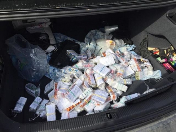 Мужчине не удалось провезти через КПВВ «Новотроицкое» психотропные вещества