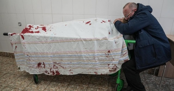 За неполный месяц блокады в Мариуполе погибли 5 000 жителей