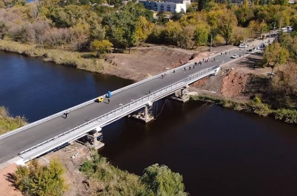 После капремонта моста возобновилось движение через мост на р. Казенный Торец