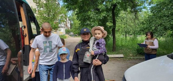 Из Торецка в другие регионы выезжают мирные жители