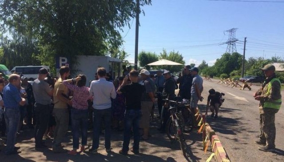 Один из КПВВ внезапно приостановил работу: граждане назвали причину